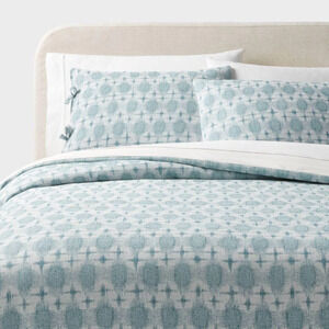 Threshold Yarn Dyed Duvet Cover and Sham Set KING IKAT 100% Cotton Blue & Ivory
